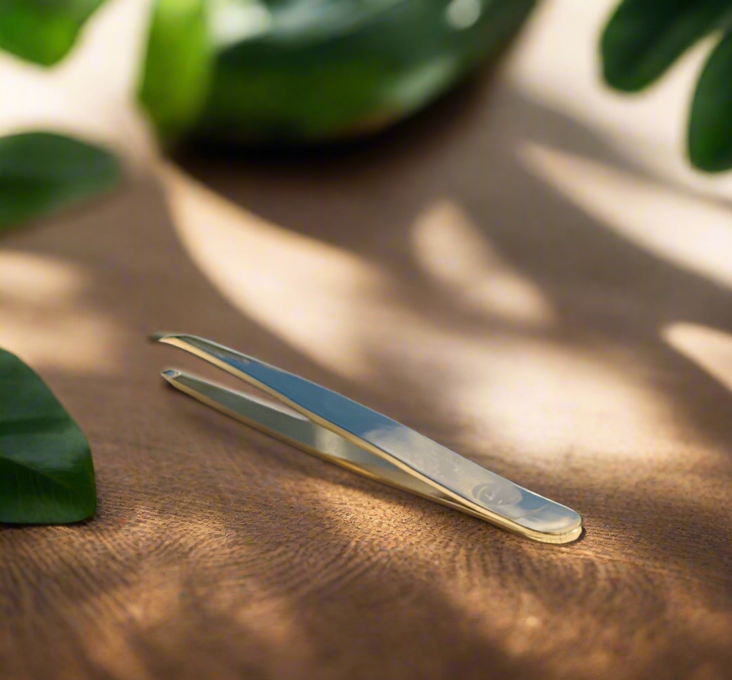 B3 Golden Eyebrow Tweezers - 1pc