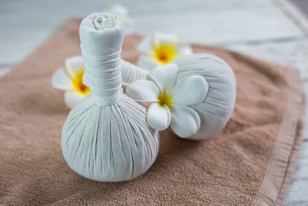 Aromatherapy Herbal Massage Poltice, Ayurvedic Pain Relief Product for Joints, back, Knee, Muscle Comfort, Compressed Massage Balls,1 no