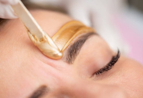 Eyebrow Waxing, Brow Mapping & Hybrid Tint Masterclass